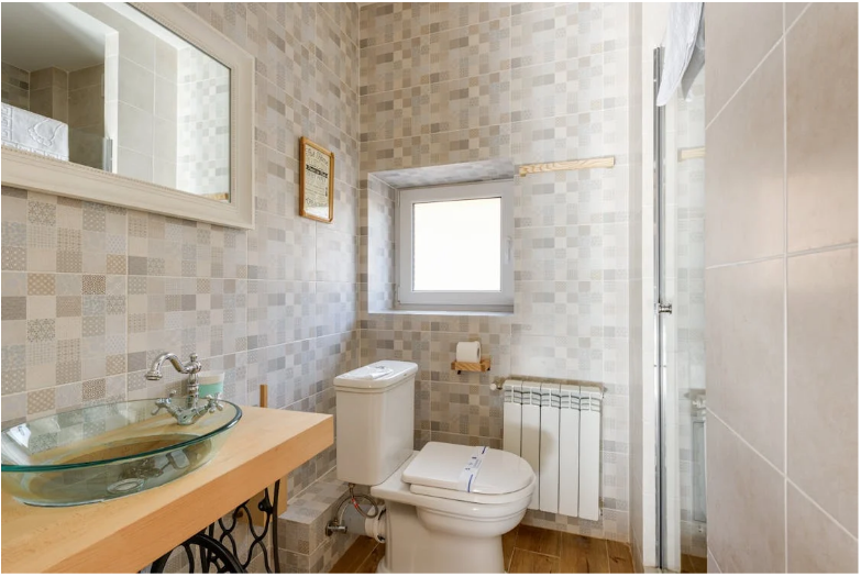 5 Effective Ways to Make a Small Bathroom Look Bigger